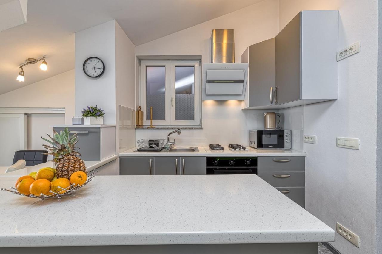 Enjoy At L&C Apartment Rovinj Exterior photo