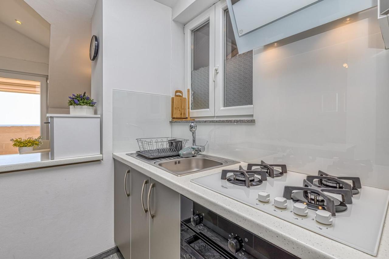 Enjoy At L&C Apartment Rovinj Exterior photo